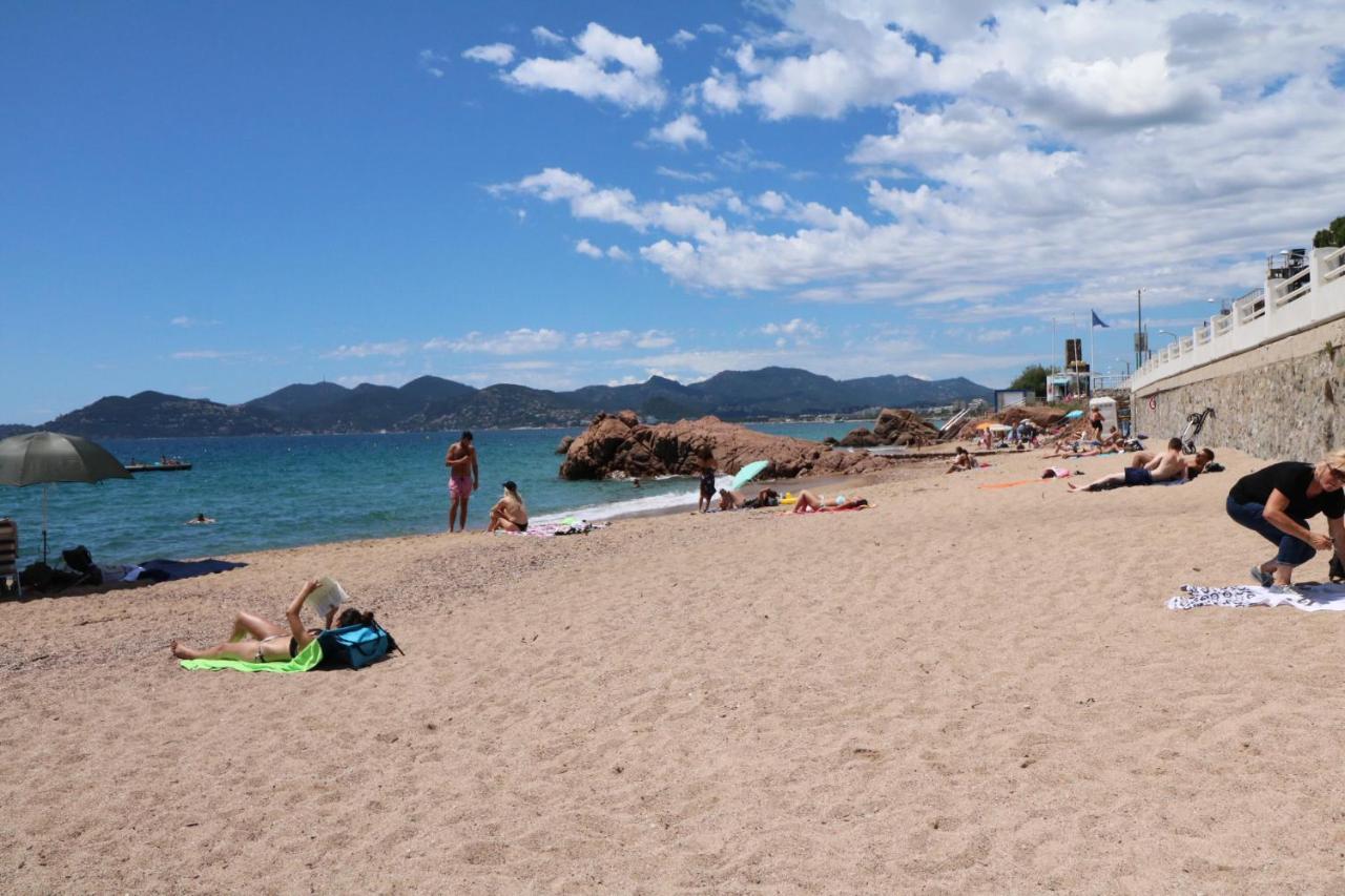 Studio With Beautiful Sea View And Direct Beach Access Cannes Esterno foto