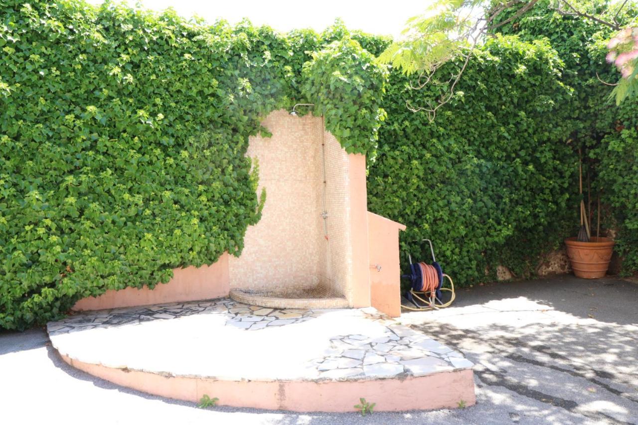 Studio With Beautiful Sea View And Direct Beach Access Cannes Esterno foto