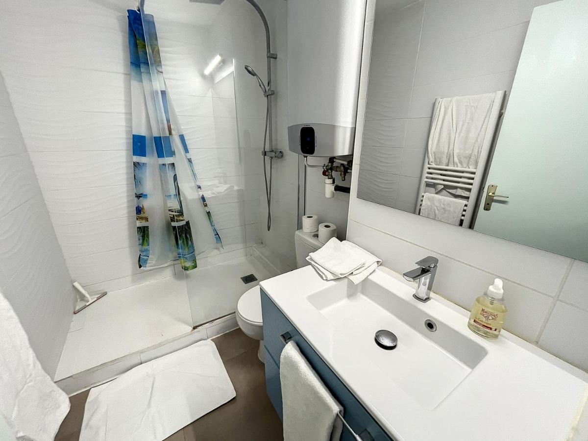 Studio With Beautiful Sea View And Direct Beach Access Cannes Esterno foto