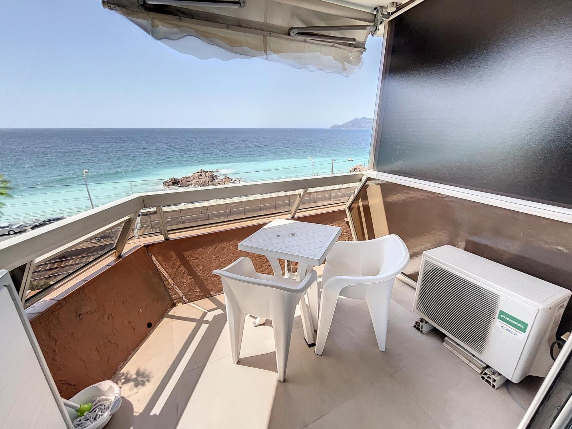 Studio With Beautiful Sea View And Direct Beach Access Cannes Esterno foto